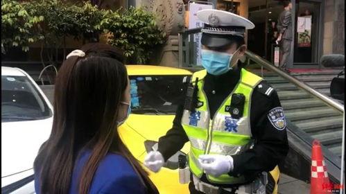 娱乐吃瓜酱交警小熊,交警小熊的娱乐吃瓜日常